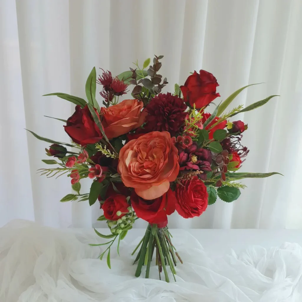 Red series bouquet wedding props